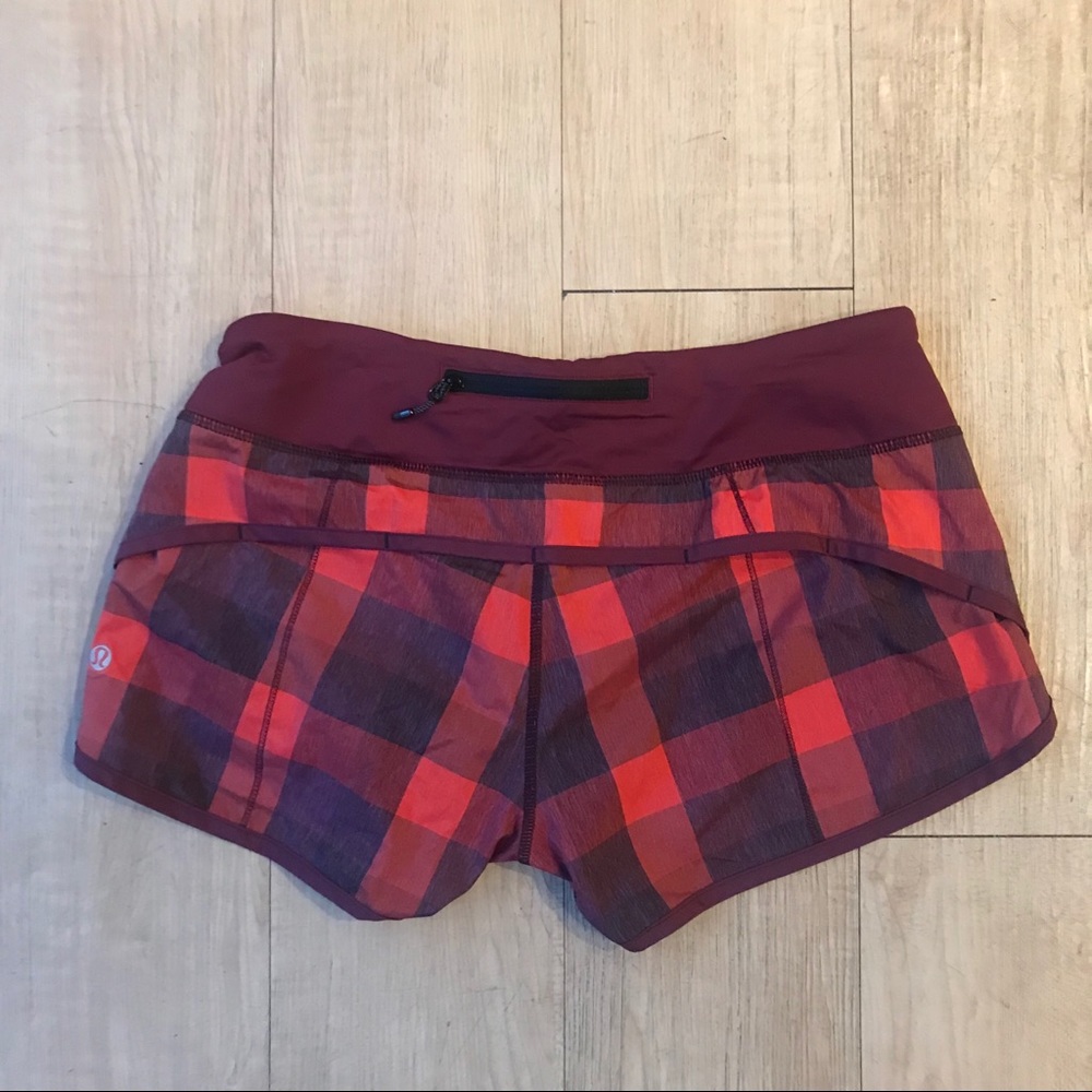 Plaid speed short